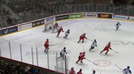 Россияне потерпели поражение на старте Шведских хоккейных игр